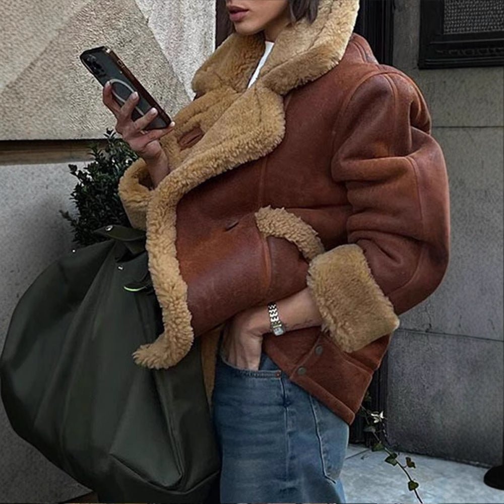Featured image for 'Women's Lamb Wool Jacket Cozy & Stylish Loose-Fit Faux Fur Coat'