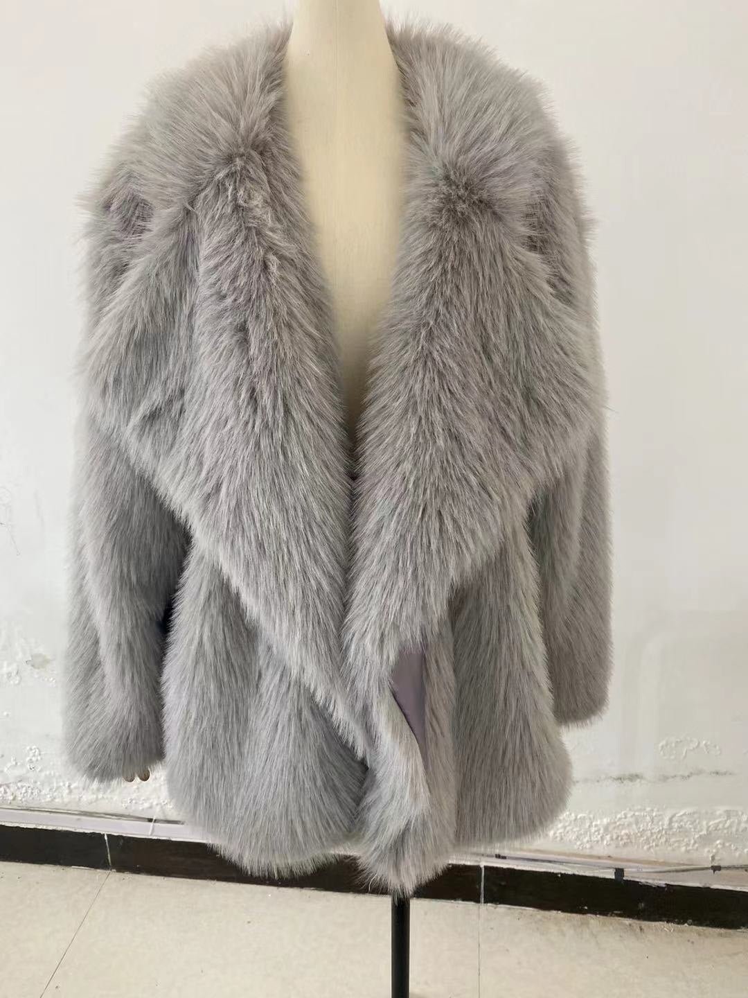Featured image for 'Women's Faux Fur Coat  Mid-Length Loose-Fit Winter Jacket with Lapel Collar'